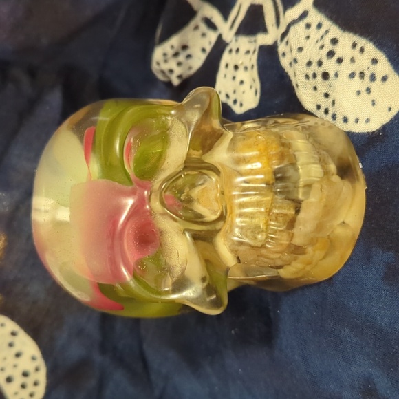 Flower skull - Picture 1 of 3